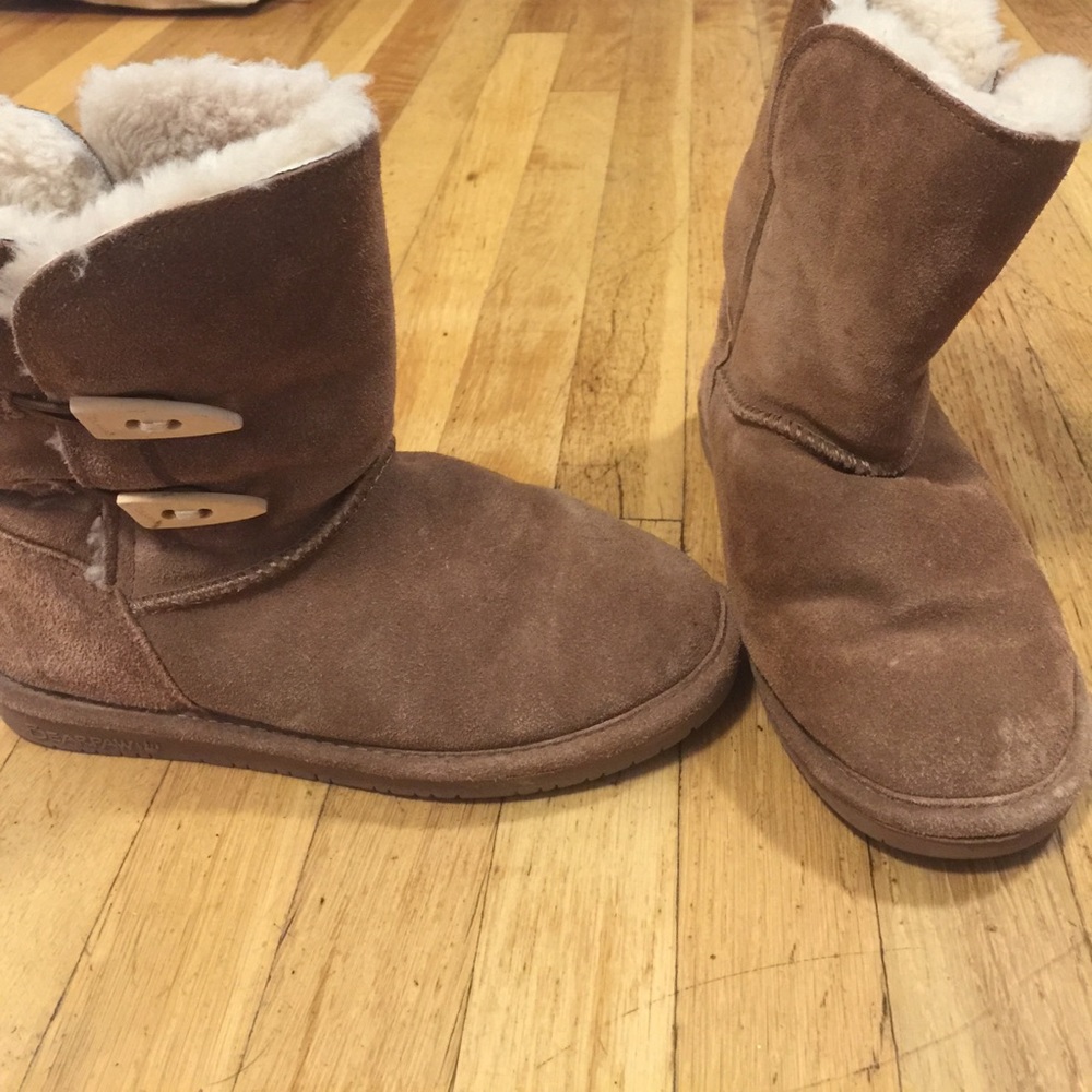 Bear paw boots size 8! 🐻